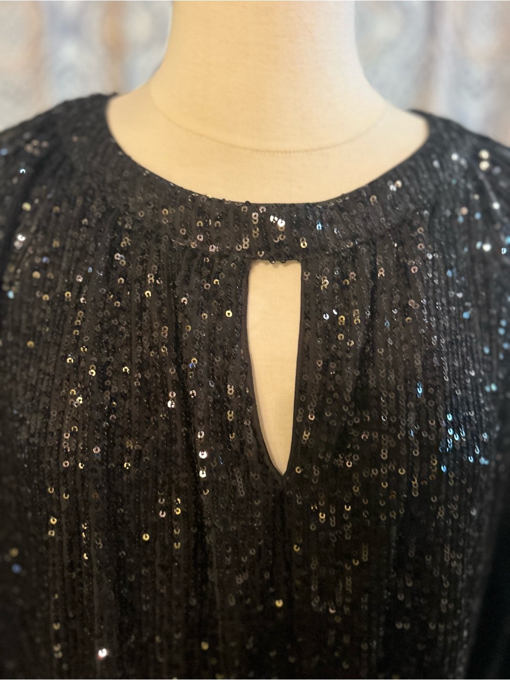 Vince Camuto Black Sequin Long Sleeve Tunic Too - Picture 5 of 9